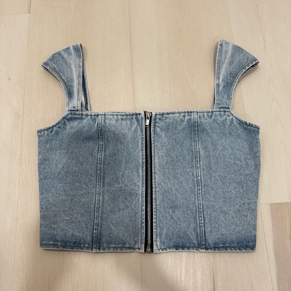 NWT Lioness Papa Don't Preach Denim Zip Crop Top Tank Women's Medium Light Wash - Picture 9 of 15